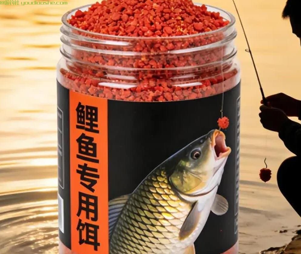 钓鲤鱼别再死磕高价商品饵了！老钓友偷着用的绝招，成本不到一顿饭钱